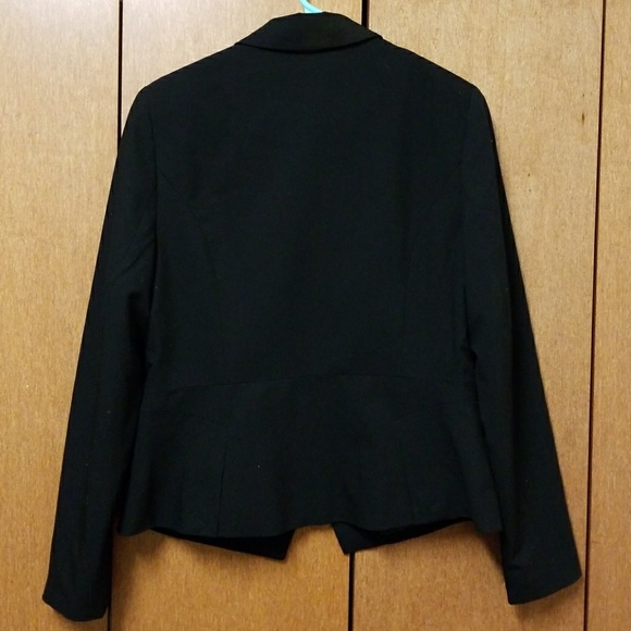 Blazer - Picture 2 of 2